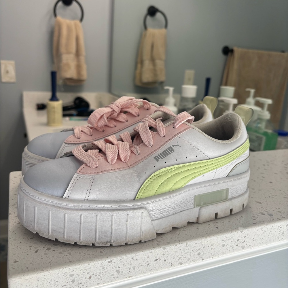 Puma Mayze Pastel Low Top Platform Women’s Sneakers size 7.5